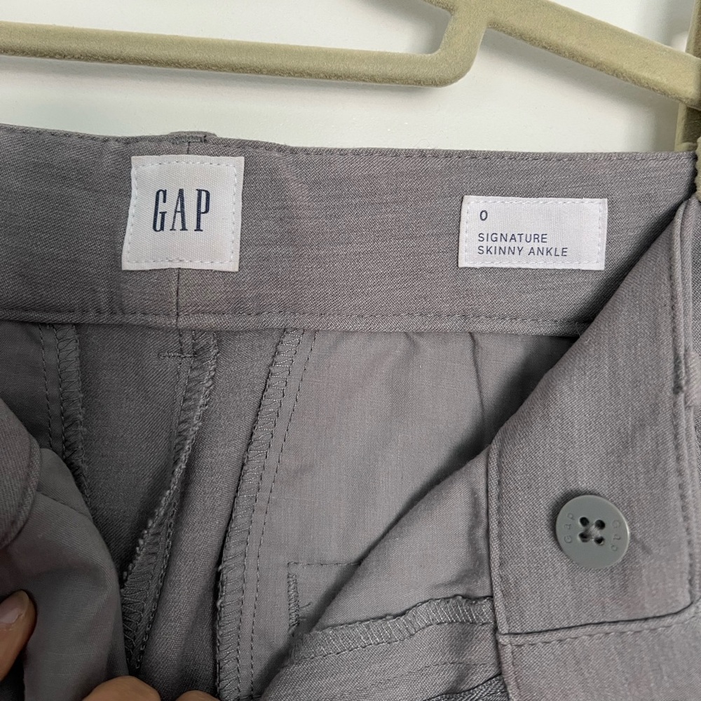 NWOT - Gap signature skinny ankle dress pants
